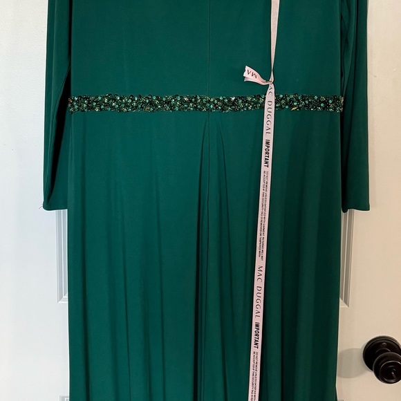 Mac Duggal Elegant Green Evening Gown Size 16W NWT - Picture 4 of 9